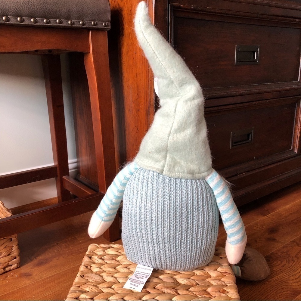 Spring Gnome with legs - Picture 4 of 4